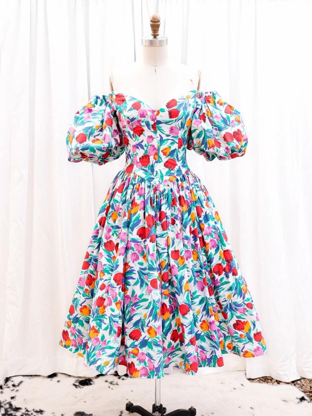 80s vintage Floral Puff-Sleeve Midi Dress in Multicolor